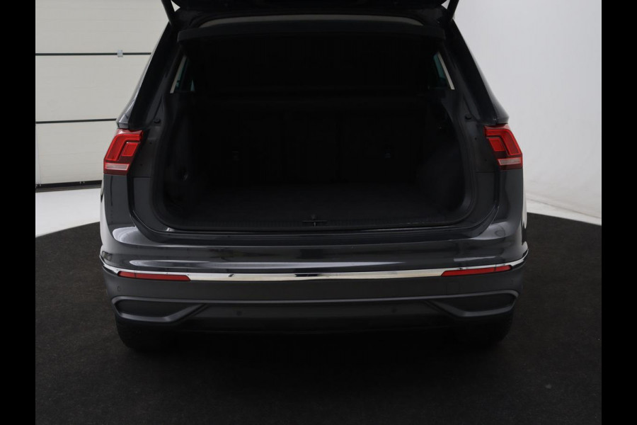 Volkswagen Tiguan 1.4 TSI eHybrid Comfortline | SOH 87% | Panoramadak | Camera | Carplay | Adaptive cruise | Keyless | Navigatie | Full LED | Climate control | Virtual Cockpit | Sfeerverlichting | PHEV | Plug In