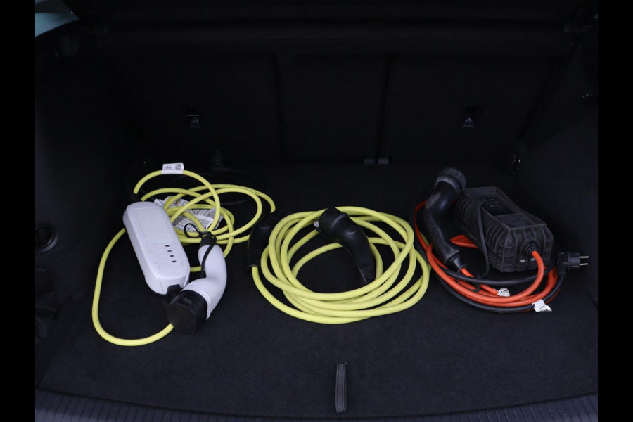 Volkswagen Tiguan 1.4 TSI eHybrid Comfortline | SOH 87% | Panoramadak | Camera | Carplay | Adaptive cruise | Keyless | Navigatie | Full LED | Climate control | Virtual Cockpit | Sfeerverlichting | PHEV | Plug In