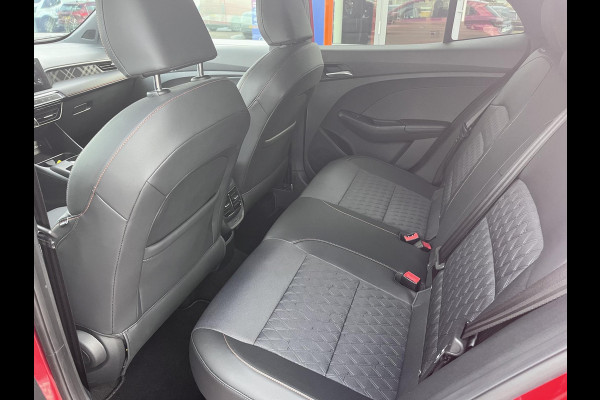 MG MG3 1.5 Hybrid+ Luxury 195pk | Trekhaak | Navigatie | Apple Carplay/Android auto