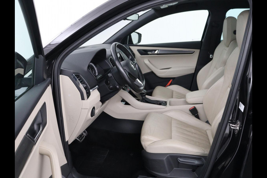 Škoda Karoq 1.5 TSI Business Edition | Panoramadak | Leder | Stoelverwarming | Adaptive cruise | Side Assist | Carplay | Navigatie | Camera | Navigatie | Full LED | Climate control | Parkeerhulp