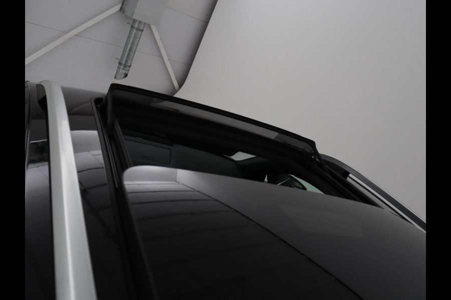 Škoda Karoq 1.5 TSI Business Edition | Panoramadak | Leder | Stoelverwarming | Adaptive cruise | Side Assist | Carplay | Navigatie | Camera | Navigatie | Full LED | Climate control | Parkeerhulp