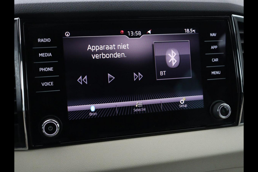 Škoda Karoq 1.5 TSI Business Edition | Panoramadak | Leder | Stoelverwarming | Adaptive cruise | Side Assist | Carplay | Navigatie | Camera | Navigatie | Full LED | Climate control | Parkeerhulp