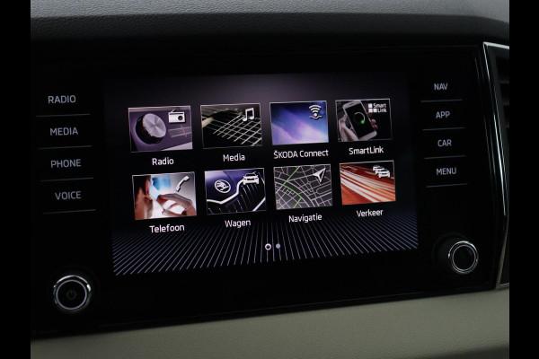 Škoda Karoq 1.5 TSI Business Edition | Panoramadak | Leder | Stoelverwarming | Adaptive cruise | Side Assist | Carplay | Navigatie | Camera | Navigatie | Full LED | Climate control | Parkeerhulp