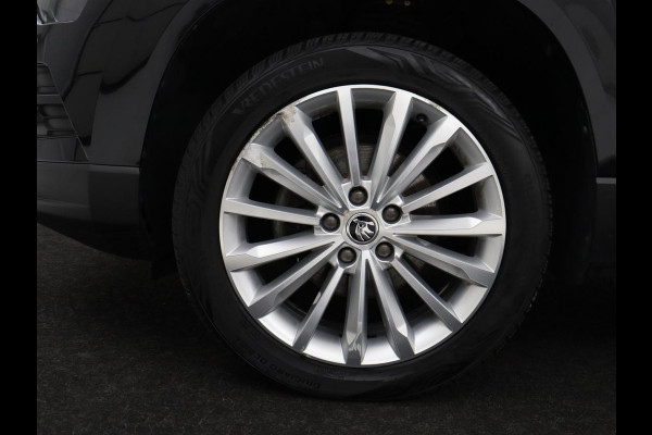 Škoda Karoq 1.5 TSI Business Edition | Panoramadak | Leder | Stoelverwarming | Adaptive cruise | Side Assist | Carplay | Navigatie | Camera | Navigatie | Full LED | Climate control | Parkeerhulp