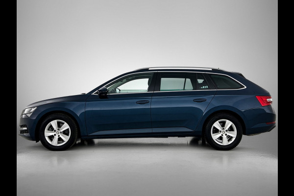 Škoda Superb Combi 1.5 TSI 6 Versn. ACT / Business Edition / Trekhaak / Pdc./ Airco-ecc./ Xenon / Navigatie / Radio multimedia / Apk 05-2026