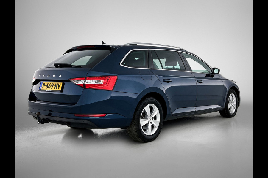 Škoda Superb Combi 1.5 TSI 6 Versn. ACT / Business Edition / Trekhaak / Pdc./ Airco-ecc./ Xenon / Navigatie / Radio multimedia / Apk 05-2026