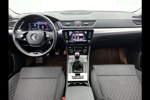 Škoda Superb Combi 1.5 TSI 6 Versn. ACT / Business Edition / Trekhaak / Pdc./ Airco-ecc./ Xenon / Navigatie / Radio multimedia / Apk 05-2026