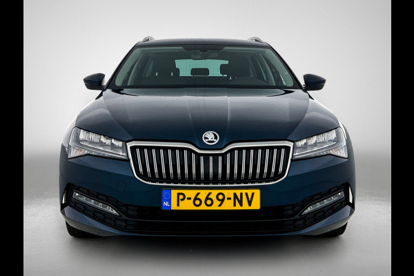 Škoda Superb Combi 1.5 TSI 6 Versn. ACT / Business Edition / Trekhaak / Pdc./ Airco-ecc./ Xenon / Navigatie / Radio multimedia / Apk 05-2026