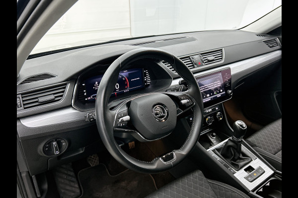 Škoda Superb Combi 1.5 TSI 6 Versn. ACT / Business Edition / Trekhaak / Pdc./ Airco-ecc./ Xenon / Navigatie / Radio multimedia / Apk 05-2026