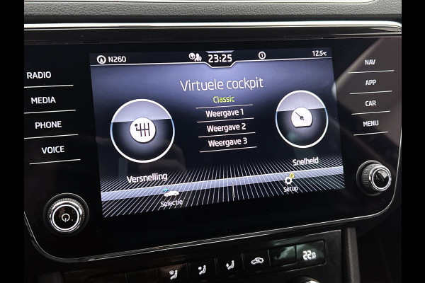 Škoda Superb Combi 1.5 TSI 6 Versn. ACT / Business Edition / Trekhaak / Pdc./ Airco-ecc./ Xenon / Navigatie / Radio multimedia / Apk 05-2026