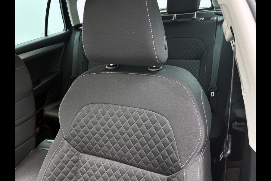 Škoda Superb Combi 1.5 TSI 6 Versn. ACT / Business Edition / Trekhaak / Pdc./ Airco-ecc./ Xenon / Navigatie / Radio multimedia / Apk 05-2026