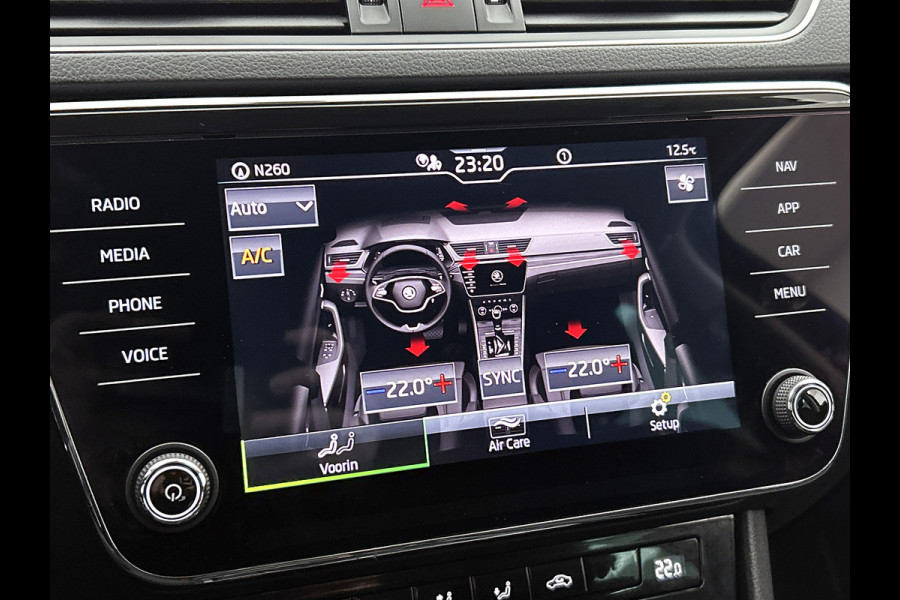 Škoda Superb Combi 1.5 TSI 6 Versn. ACT / Business Edition / Trekhaak / Pdc./ Airco-ecc./ Xenon / Navigatie / Radio multimedia / Apk 05-2026