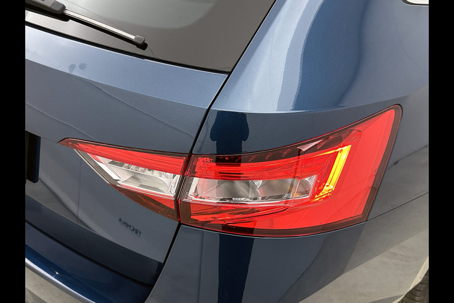 Škoda Superb Combi 1.5 TSI 6 Versn. ACT / Business Edition / Trekhaak / Pdc./ Airco-ecc./ Xenon / Navigatie / Radio multimedia / Apk 05-2026