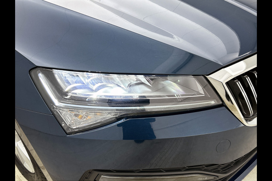 Škoda Superb Combi 1.5 TSI 6 Versn. ACT / Business Edition / Trekhaak / Pdc./ Airco-ecc./ Xenon / Navigatie / Radio multimedia / Apk 05-2026