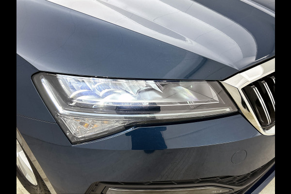 Škoda Superb Combi 1.5 TSI 6 Versn. ACT / Business Edition / Trekhaak / Pdc./ Airco-ecc./ Xenon / Navigatie / Radio multimedia / Apk 05-2026