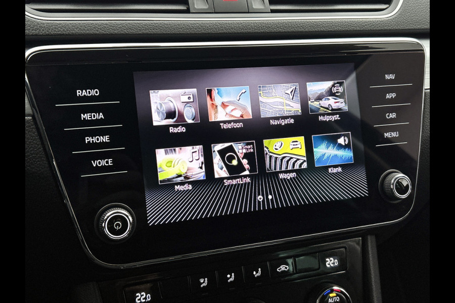 Škoda Superb Combi 1.5 TSI 6 Versn. ACT / Business Edition / Trekhaak / Pdc./ Airco-ecc./ Xenon / Navigatie / Radio multimedia / Apk 05-2026