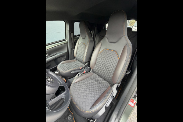 Toyota Aygo X 1.0 VVT-i MT Limited (Camera - Automatische Airco - Stoelverwarming - Keyless Entry - LED - Parkeersensoren V+A - Navigatie - Ad