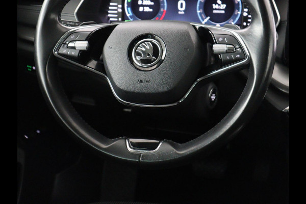 Škoda Octavia 1.4 TSI iV PHEV Business Edition | SOH 92% | Stoelverwarming | Carplay | Navigatie | Parkeerhulp | Digital Cockpit | Chrome pakket | Full LED | Climate control | Bluetooth | Cruise control | Plug In