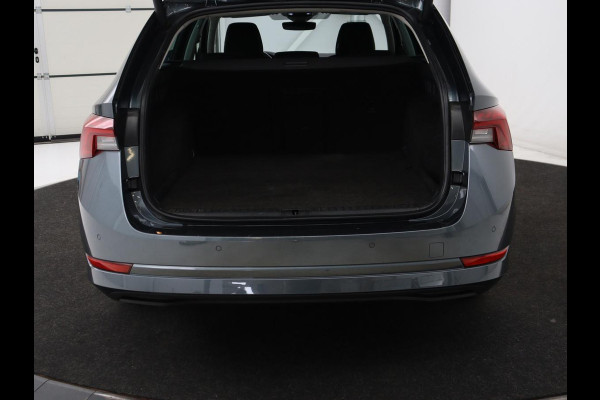 Škoda Octavia 1.4 TSI iV PHEV Business Edition | SOH 92% | Stoelverwarming | Carplay | Navigatie | Parkeerhulp | Digital Cockpit | Chrome pakket | Full LED | Climate control | Bluetooth | Cruise control | Plug In