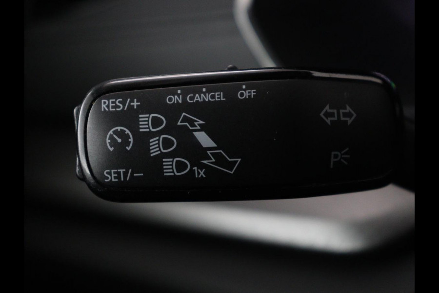 Škoda Octavia 1.4 TSI iV PHEV Business Edition | SOH 92% | Stoelverwarming | Carplay | Navigatie | Parkeerhulp | Digital Cockpit | Chrome pakket | Full LED | Climate control | Bluetooth | Cruise control | Plug In