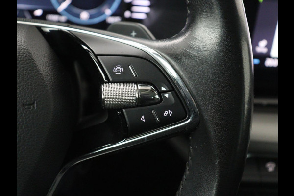 Škoda Octavia 1.4 TSI iV PHEV Business Edition | SOH 92% | Stoelverwarming | Carplay | Navigatie | Parkeerhulp | Digital Cockpit | Chrome pakket | Full LED | Climate control | Bluetooth | Cruise control | Plug In