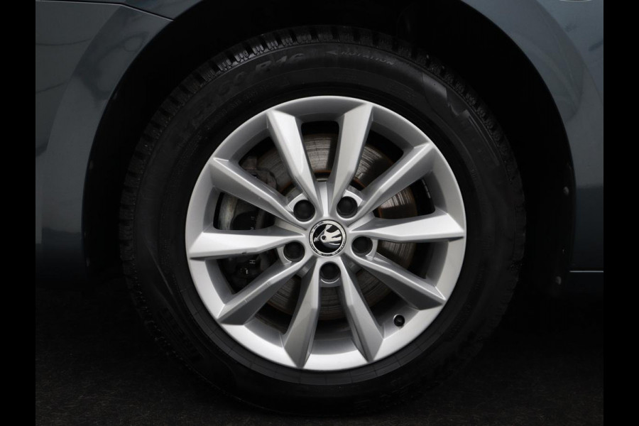 Škoda Octavia 1.4 TSI iV PHEV Business Edition | SOH 92% | Stoelverwarming | Carplay | Navigatie | Parkeerhulp | Digital Cockpit | Chrome pakket | Full LED | Climate control | Bluetooth | Cruise control | Plug In