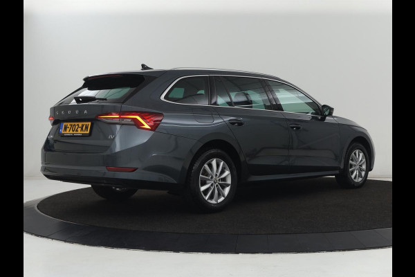 Škoda Octavia 1.4 TSI iV PHEV Business Edition | SOH 92% | Stoelverwarming | Carplay | Navigatie | Parkeerhulp | Digital Cockpit | Chrome pakket | Full LED | Climate control | Bluetooth | Cruise control | Plug In