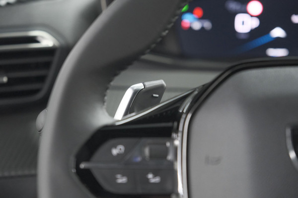 Peugeot 2008 1.2 Hybrid 145 Allure | 360 Camera | Adaptieve Cruise Control | Dodehoekdetectie | Apple Carplay