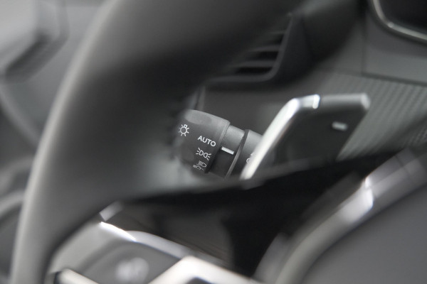 Peugeot 2008 1.2 Hybrid 145 Allure | 360 Camera | Adaptieve Cruise Control | Dodehoekdetectie | Apple Carplay