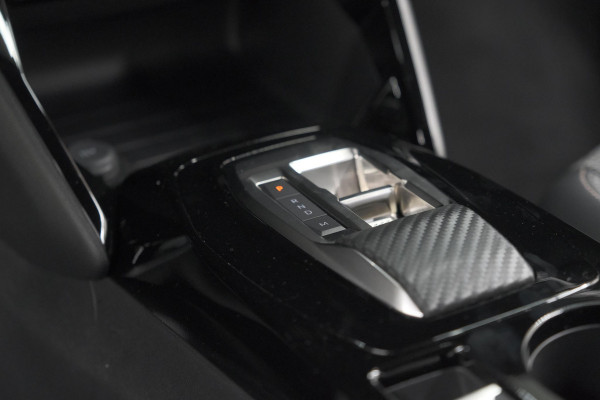 Peugeot 2008 1.2 Hybrid 145 Allure | 360 Camera | Adaptieve Cruise Control | Dodehoekdetectie | Apple Carplay