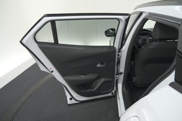 Peugeot 2008 1.2 Hybrid 145 Allure | 360 Camera | Adaptieve Cruise Control | Dodehoekdetectie | Apple Carplay
