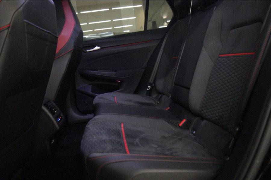 Volkswagen Golf 2.0 TSI GTI CLUBSPORT BLACKSTYLE /PANO/HK/HUD/CARPLAY/IQ/VOLL