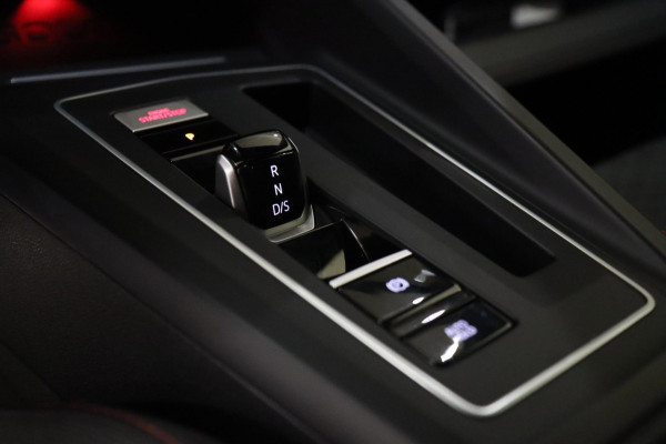 Volkswagen Golf 2.0 TSI GTI CLUBSPORT BLACKSTYLE /PANO/HK/HUD/CARPLAY/IQ/VOLL