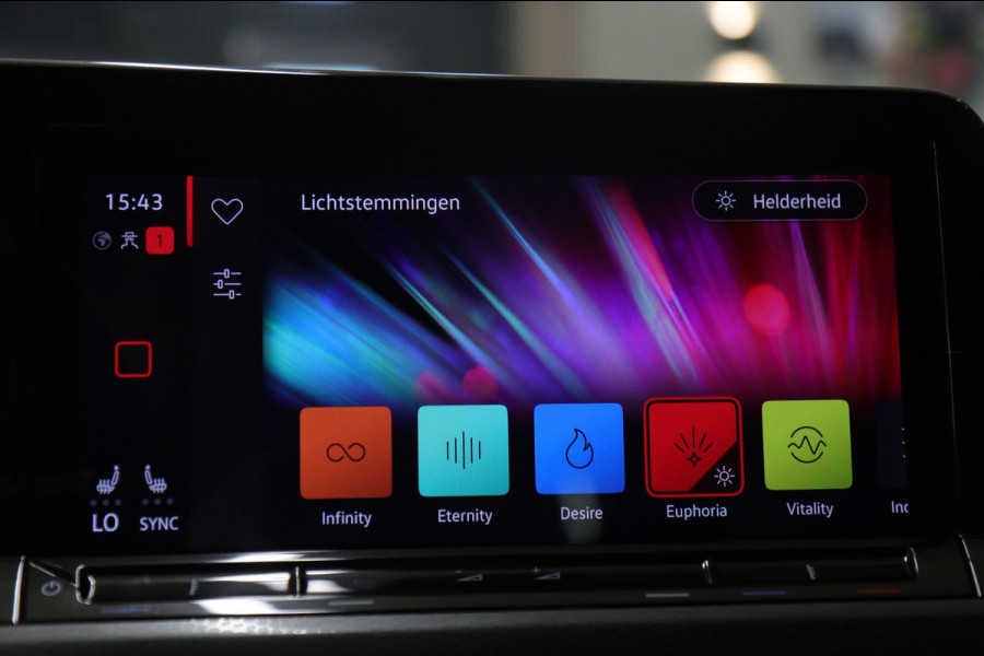 Volkswagen Golf 2.0 TSI GTI CLUBSPORT BLACKSTYLE /PANO/HK/HUD/CARPLAY/IQ/VOLL