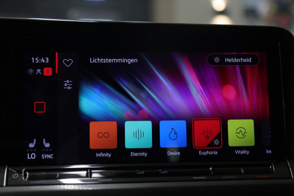 Volkswagen Golf 2.0 TSI GTI CLUBSPORT BLACKSTYLE /PANO/HK/HUD/CARPLAY/IQ/VOLL