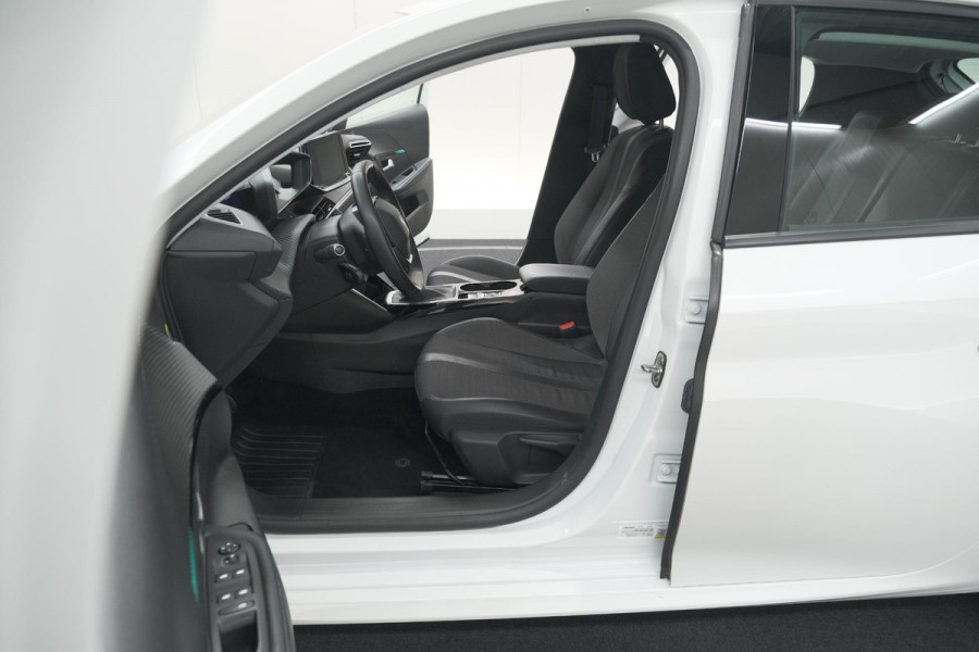 Peugeot 208 PureTech 100 Allure | Parkeersensoren | Apple Carplay | Stoelverwarming
