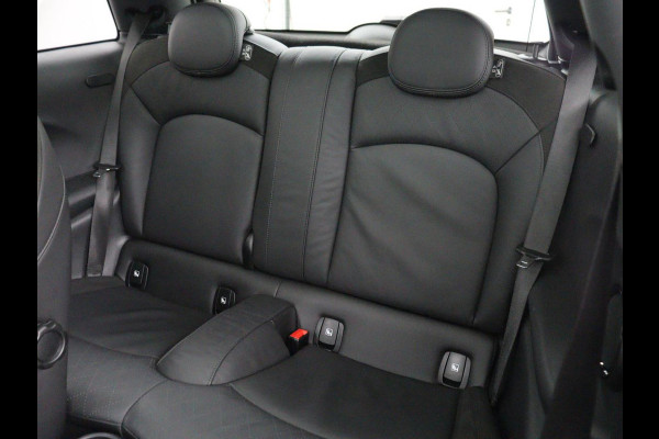 MINI Mini Electric Yours 33kWh | SOH 100% | Panoramadak | Leder | Stoelverwarming | Camera | Warmtepomp | Keyless | Head-Up | Carplay | Navigatie | Full LED | Park Assist