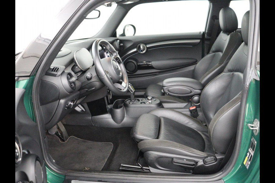 MINI Mini Electric Yours 33kWh | SOH 100% | Panoramadak | Leder | Stoelverwarming | Camera | Warmtepomp | Keyless | Head-Up | Carplay | Navigatie | Full LED | Park Assist