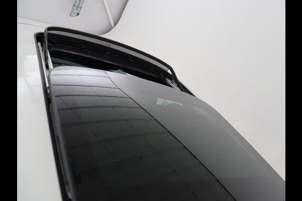 MINI Mini Electric Yours 33kWh | SOH 100% | Panoramadak | Leder | Stoelverwarming | Camera | Warmtepomp | Keyless | Head-Up | Carplay | Navigatie | Full LED | Park Assist