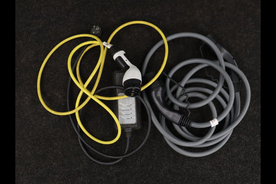 MINI Mini Electric Yours 33kWh | SOH 100% | Panoramadak | Leder | Stoelverwarming | Camera | Warmtepomp | Keyless | Head-Up | Carplay | Navigatie | Full LED | Park Assist