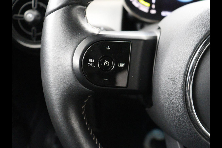MINI Mini Electric Yours 33kWh | SOH 100% | Panoramadak | Leder | Stoelverwarming | Camera | Warmtepomp | Keyless | Head-Up | Carplay | Navigatie | Full LED | Park Assist