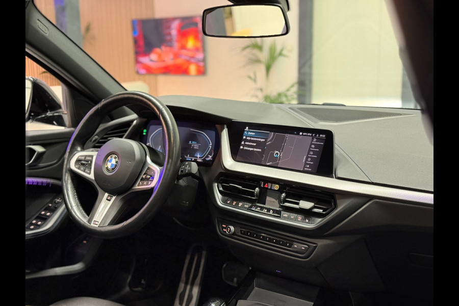 BMW 1-serie M Sport | Pano | 19" | Elek. Klep | ACC | Leder | Stoelverw.