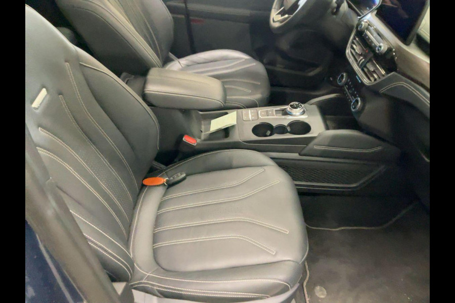 Ford Kuga 2.5 PHEV Vignale 225pk | Wegklapbare trekhaak | Panoramadak | Head up Display | Adaptive cruise control | Dodehoeksensoren | Lederen bekleding