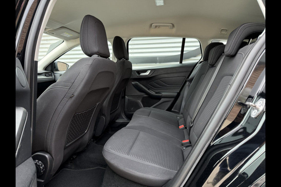 Ford FOCUS Wagon 1.0 EcoBoost Titanium Business Navi|Cruise|Trekhaak|Stoel+Stuur verw|Carplay|B&O|PDC V+A|N.A.P|Apk tot 11-2026