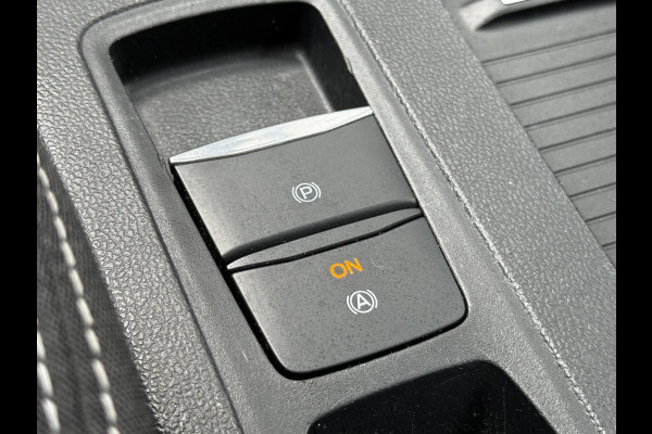 Ford FOCUS Wagon 1.0 EcoBoost Titanium Business Navi|Cruise|Trekhaak|Stoel+Stuur verw|Carplay|B&O|PDC V+A|N.A.P|Apk tot 11-2026