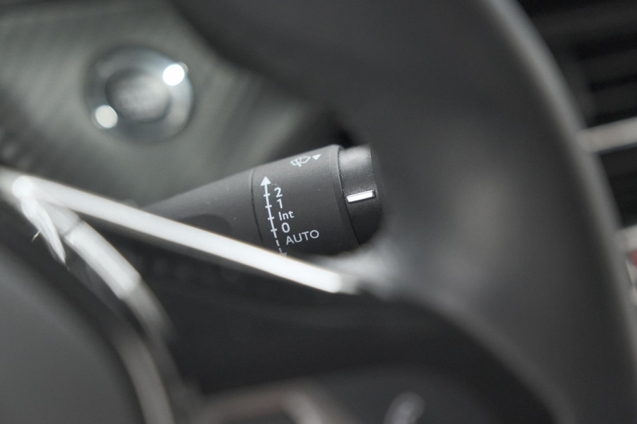 Peugeot 208 PureTech 100 Allure Pack | Parkeersensoren | Apple Carplay | Stoelverwarming