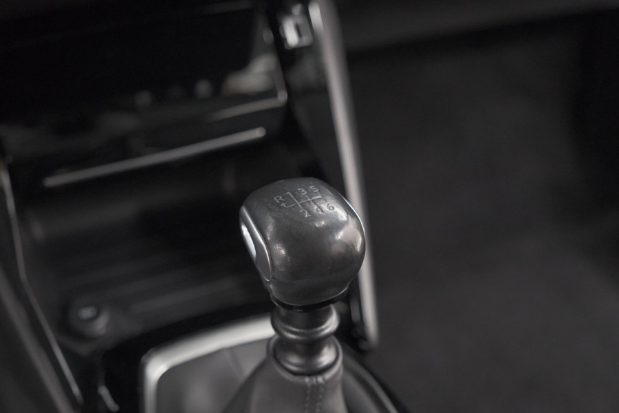 Peugeot 208 PureTech 100 Allure Pack | Parkeersensoren | Apple Carplay | Stoelverwarming