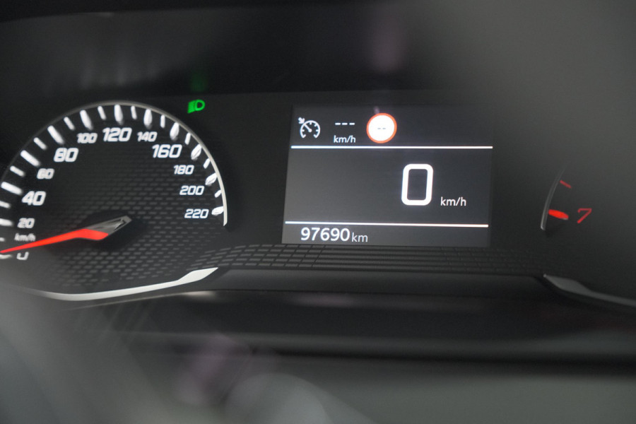 Peugeot 208 PureTech 100 Allure Pack | Parkeersensoren | Apple Carplay | Stoelverwarming