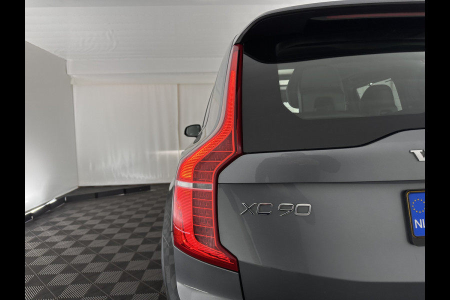 Volvo XC90 2.0 T8 Twin Engine AWD R-Design [ 7-Pers. ] Aut. *PANO | HEAD-UP | LEATHER-MICROFIBRE | FULL-LED | MEMORY-PACK | DIGI-COCKPIT | NAVI-FULLMAP | CARPLAY | ECC | HEATED-COMFORTSEATS | LANE-ASSIST | PDC | TOWBAR | 20"ALU*
