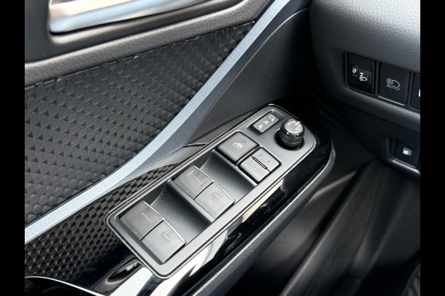 Toyota C-HR 2.0 Hybrid Team D | ACC | Camera | Keyless | Dodehoek | 18 inch